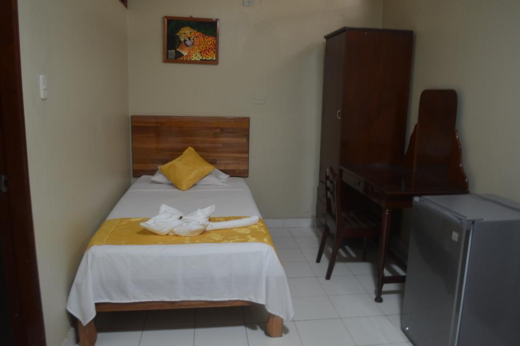 Hotel Golden Star Iquitos Bagian luar foto