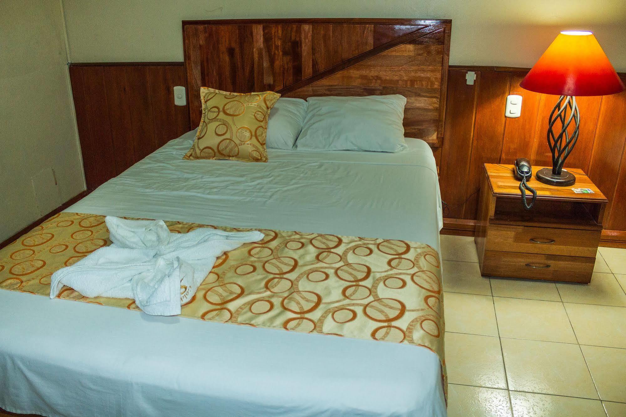 Hotel Golden Star Iquitos Bagian luar foto