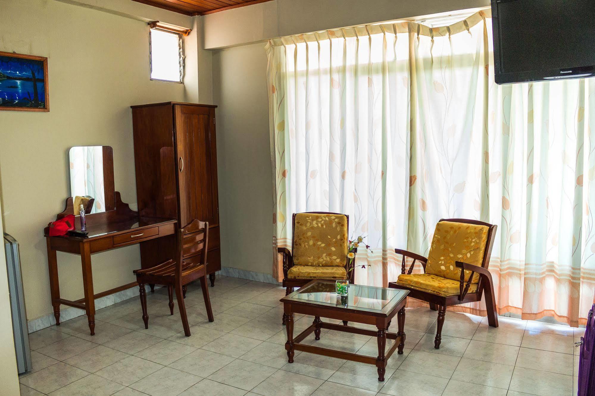 Hotel Golden Star Iquitos Bagian luar foto