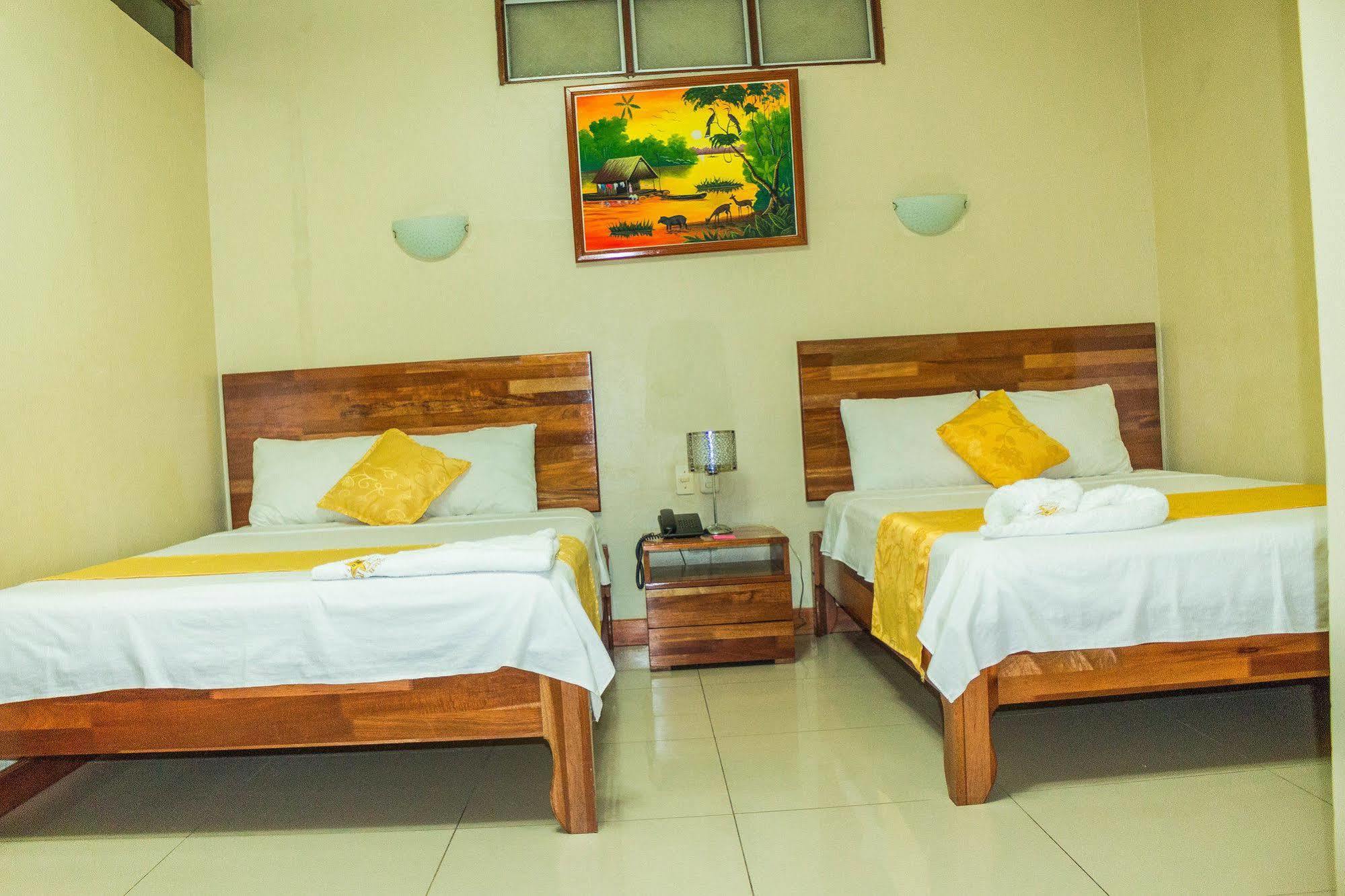Hotel Golden Star Iquitos Bagian luar foto