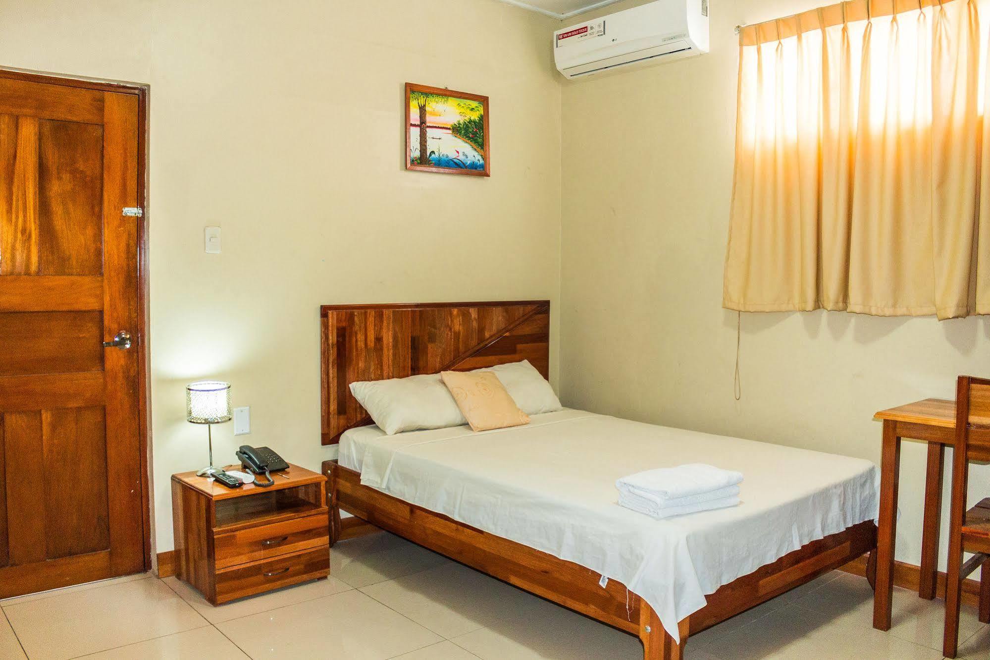 Hotel Golden Star Iquitos Bagian luar foto